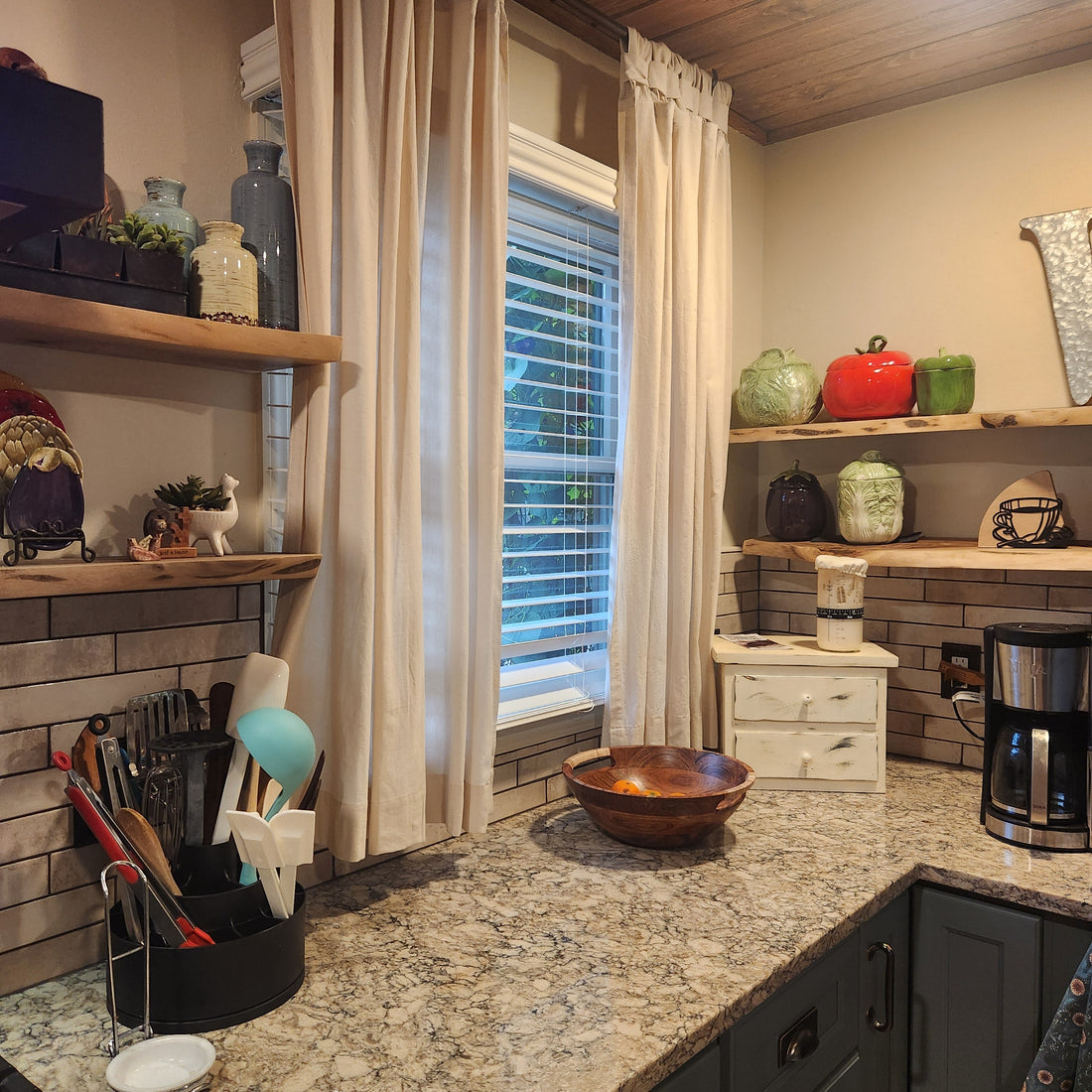 Natural Wood in the Kitchen - Warmth, Character & Beauty 🌿